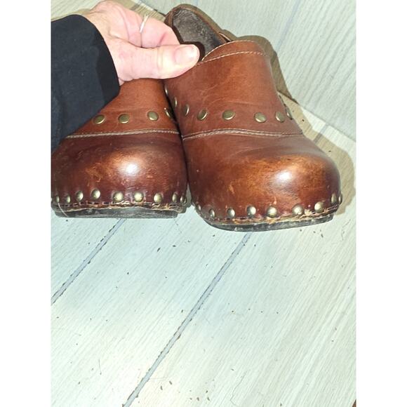 Dansko Ryders Brown Leather Clogs Studded Wood Block Heel Platform Size 9 Boho - Picture 11 of 11